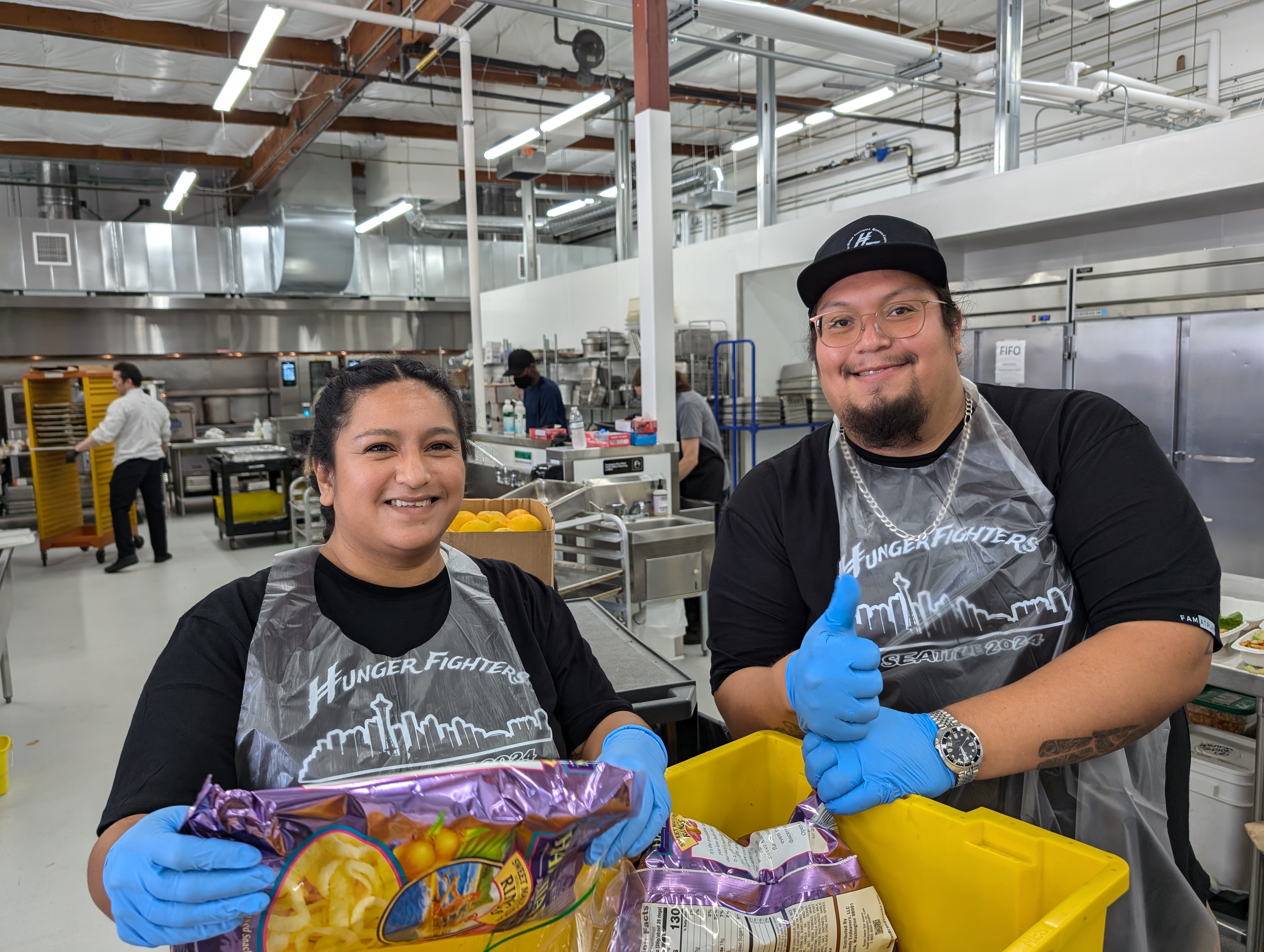 H3x volunteers at Operation Sack Lunch in Seattle